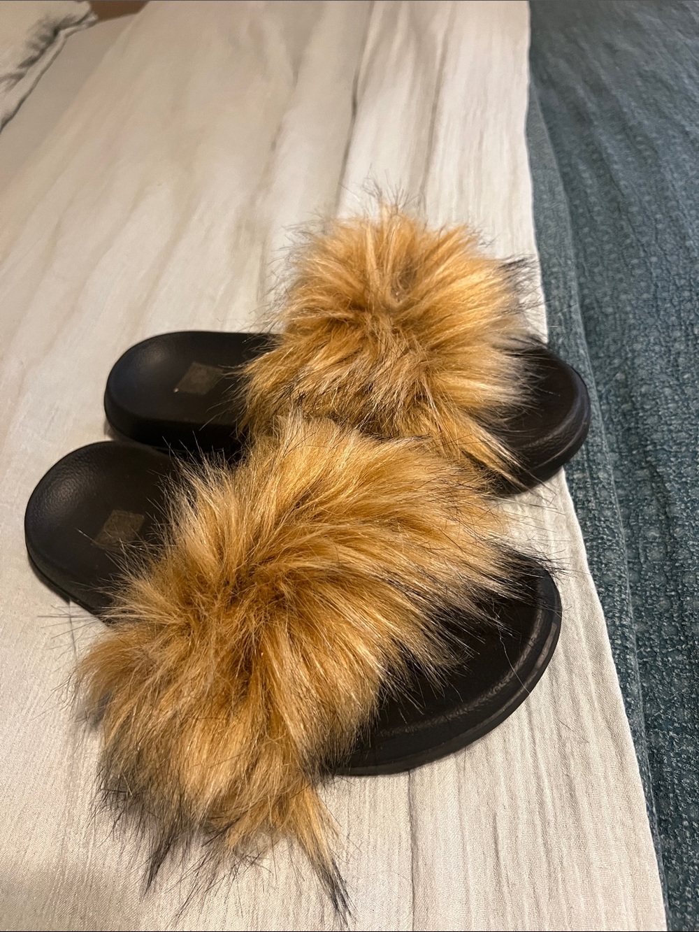 Faux Fur Slide Sandals - Black with Tan Fur